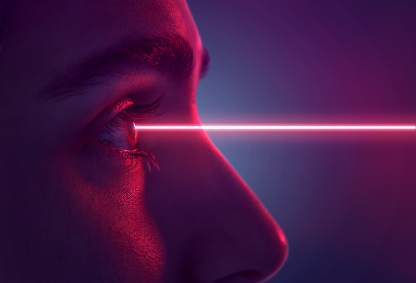 Laserstrahl trifft auf Auge